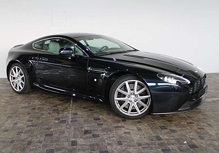 Aston Martin V8 Vantage 4,7i, Scheckheft gepflegt bei