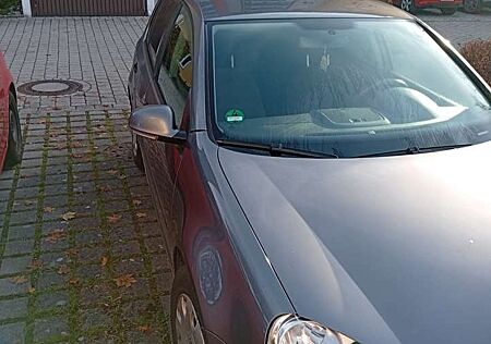 VW Golf Volkswagen 1.6 FSI Trendline