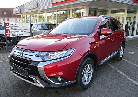 Mitsubishi Outlander Active 2.0 Allwetter Navigation AHK