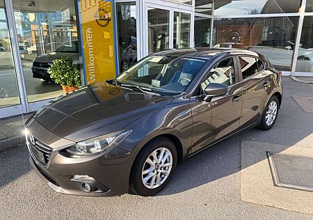Mazda 3 Center-Line