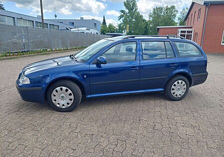 Skoda Octavia Kombi,Benzin+LPG,Klima,el.GSD,abn.AHK,Tüv 5/27