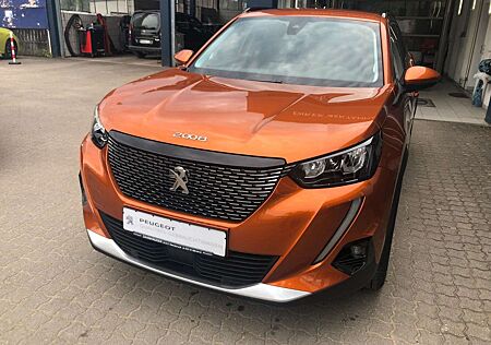 Peugeot 2008 PureTech 100 Allure Pack *nur 19800 km*