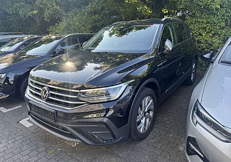 VW Tiguan Allspace Volkswagen 1.5 TSI Life DSG 7-Si-Navi+AHK+Lenk SHZ+LED+