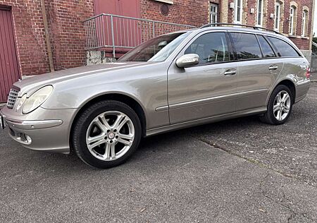Mercedes-Benz E 240 T Automatik PDC