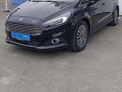 Ford S-Max 2,0d Titanium Navi ACC LED PDC CarPlay