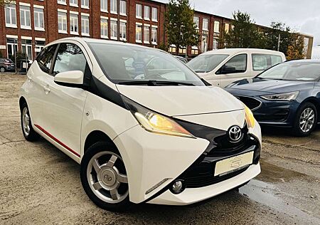 Toyota Aygo x-play touch*LMF*Kamera*