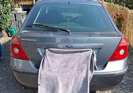Ford Mondeo 2.0 Ghia