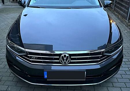 VW Passat Variant Volkswagen Elegance