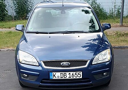 Ford Focus Turnier 1.6 16V Ghia