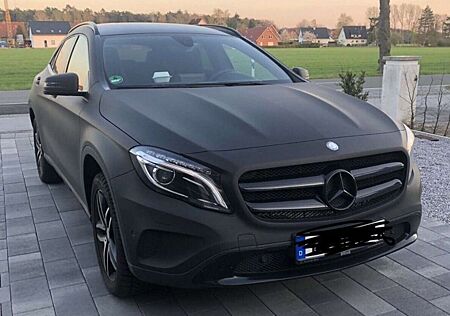 Mercedes-Benz GLA 200 d SCORE - Night Paket matt schwarz