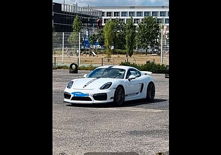 Porsche Cayman GT4