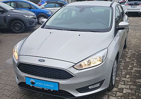 Ford Focus Lim.*1.5 TDCi*Navi*Klima*PDC*Tempo*SHZ*MFL*8-fach*