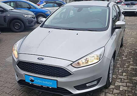Ford Focus Lim.*1.5 TDCi*Navi*Klima*PDC*Tempo*SHZ*MFL*8-fach*