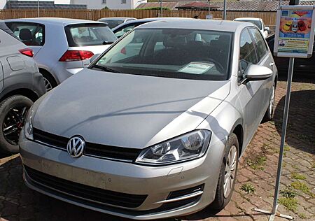 VW Golf Volkswagen VII Lim. Trendline BMT