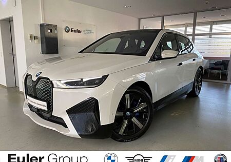 BMW iX xDrive 40 HUD AHK-klappbar AHK Panorama Navi Digit