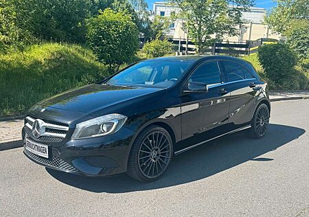Mercedes-Benz A 180 *Automatik*Scheckheft*8-Fach bereift*