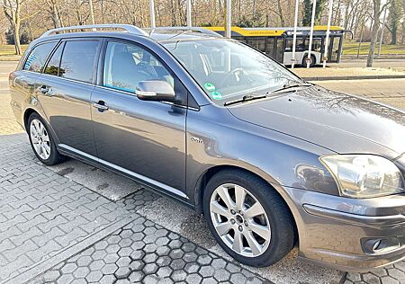 Toyota Avensis Combi 2.2 D-CAT Executive