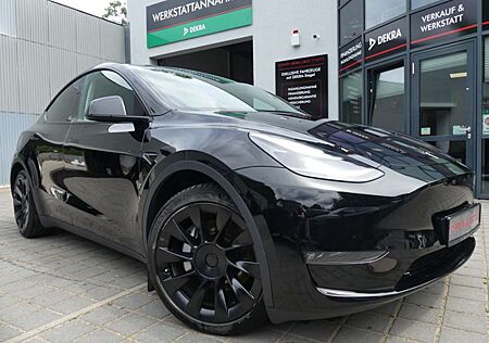 Tesla Model Y Long Range Dual AWD PANO/WÄRMEPUMPE/4xSHZ