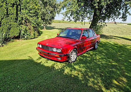 BMW 325ix 325 E30 Handschalter, starke Korrosion