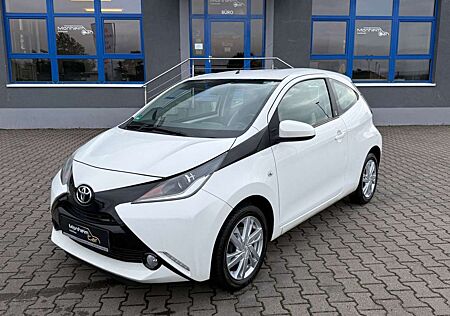 Toyota Aygo AYGO x-play Team D