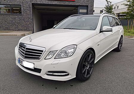 Mercedes-Benz E 220 T CDI DPF 7G-TRONIC Avantgarde AMG XENON AHK Sport