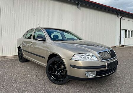 Skoda Octavia Lim. 1.6 FSI Elegance *2.HAND*KLIMA*SHZ*