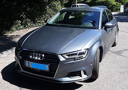 Audi A3 35 TFSI S Tronic Sport ACC Matrix LED BO Standheiz