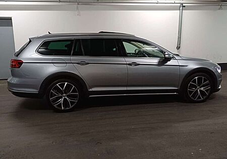 VW Passat Variant Volkswagen Alltrack4Motion*Head-UP*Pano*Kame