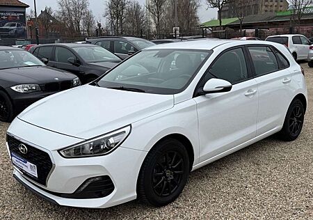 Hyundai i30 Turbo/Navi/Kamera/Tel/CarPlay/Sitzh/Temp/BC