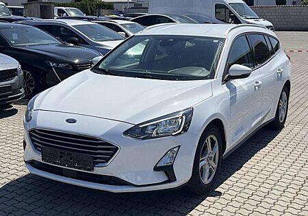 Ford Focus TURNIER NAVI LED KAMERA PP KLIMAAUTOMATIK SiTZ-/WS