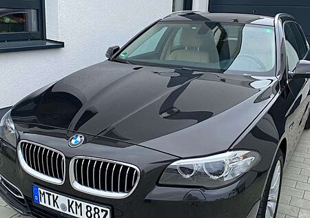 BMW 528i 528 xDrive Touring Aut. Luxury Line