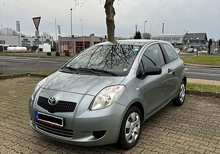 Toyota Yaris Cool