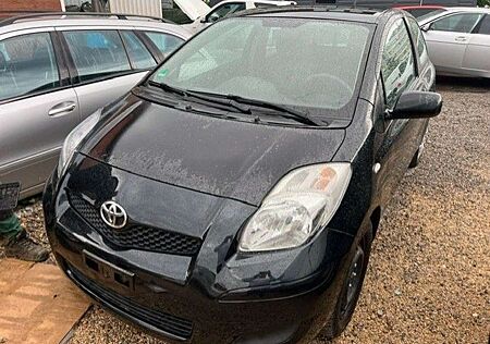 Toyota Yaris Cool*1.3 L Benzin*Klima*