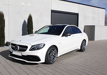 Mercedes-Benz C 63 AMG 360/Pano/Carbon/Designo/Performance/Burmester