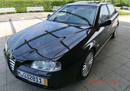 Alfa Romeo 166 166 2.4 JTD 20V Distinctive AUTOMATIK - Webasto Standhzg. AHK Leder - Für Bastler