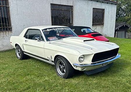Ford Mustang Coupe Kompressor