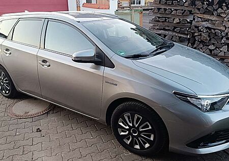 Toyota Auris 1.8 VVT-i Hybrid Automatik Touring Sports Executiv