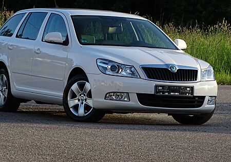 Skoda Octavia Elegance 2. Hand-Neue Sevice-HU