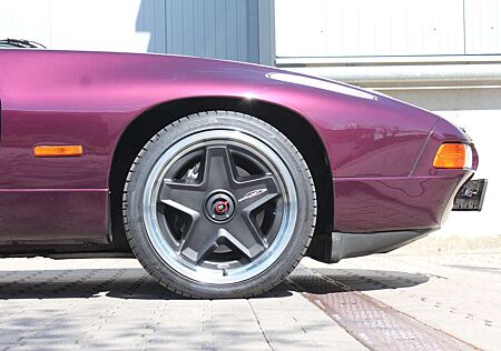 Porsche 928 S4: orig. -Werksw., 18", Scheckheft, H-Ken.