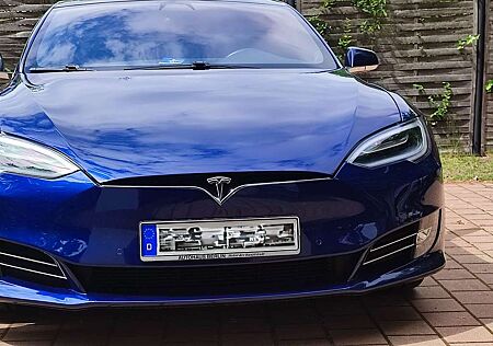 Tesla Model S 75D Allradantrieb