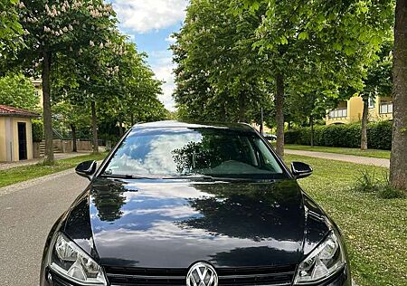 VW Golf Volkswagen 2.0 TDI BlueMotion Technology Allstar
