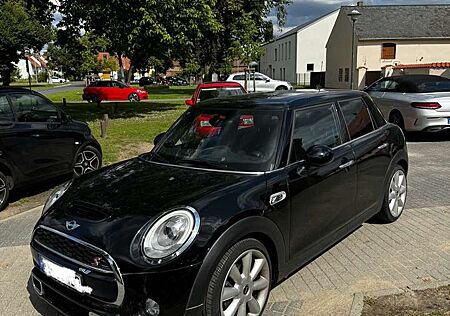 Mini Cooper SD Sport-Aut.