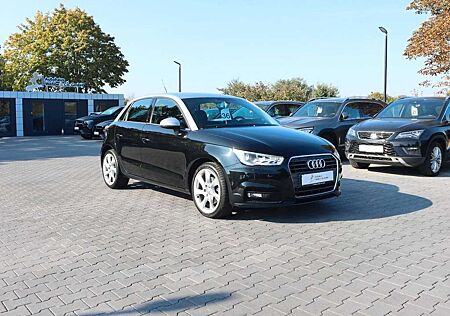 Audi A1 Sportback Sport MMI Bi-Xenon DSP Tempo. PDC