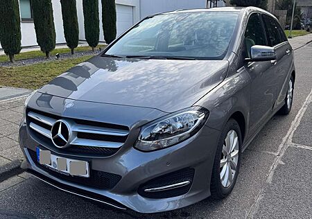 Mercedes-Benz B 180 7G-DCT Style AHK Service/TÜV neu
