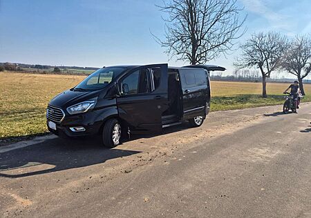 Ford Tourneo Custom 310 L2H1 VA Autm. Titanium