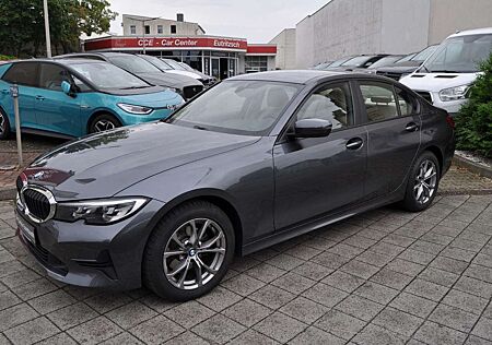 BMW 320 d xDrive Lim. LEDER Live Cockpit LED