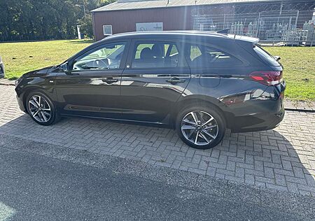 Hyundai i30 Kombi 1.5 T-GDI 48V-Hybrid DCT EDITION 30