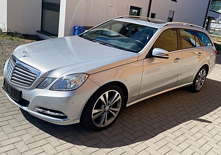 Mercedes-Benz E 220 CDI BlueEfficiency Elegance