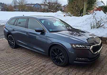 Skoda Octavia Combi 1.4 TSI iV DSG First Edition