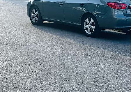 Hyundai ELANTRA 2.0i Automatik GLS